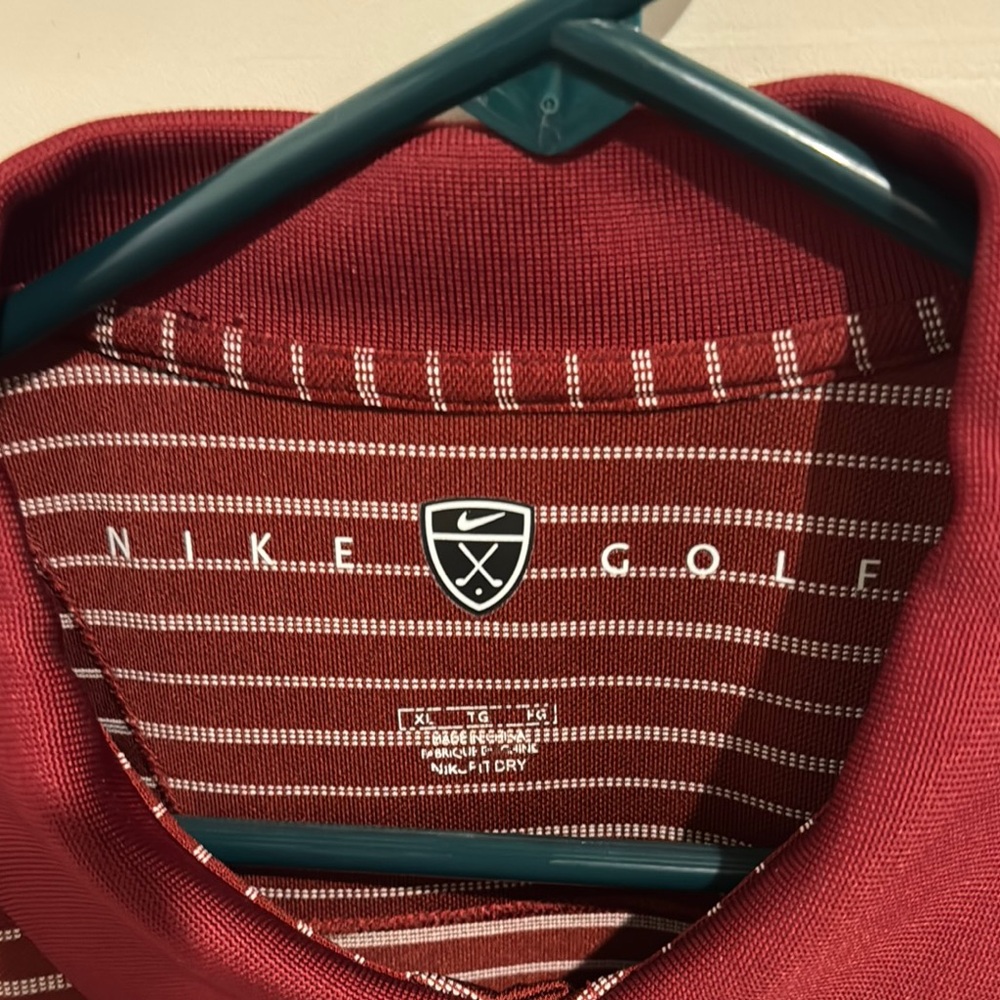 Nike Maroon Polo Shirt for Athletic Performance